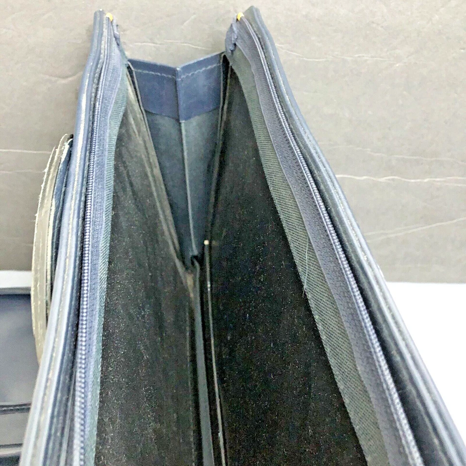 Pasta portfólio de couro Cambridge azul escuro 16" X 12" - Imagem 4 de 4