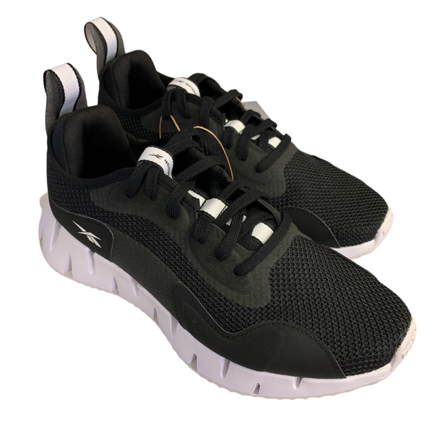 Reebok Womens Zig Dynamica CL Lightweight Lace Up Running Shoe (Black/White, 10)