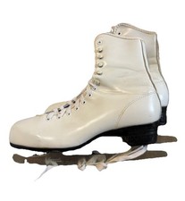 Women  s 9 White Ice Skates Leather Fleece Lined Lace Up Injection Molded
