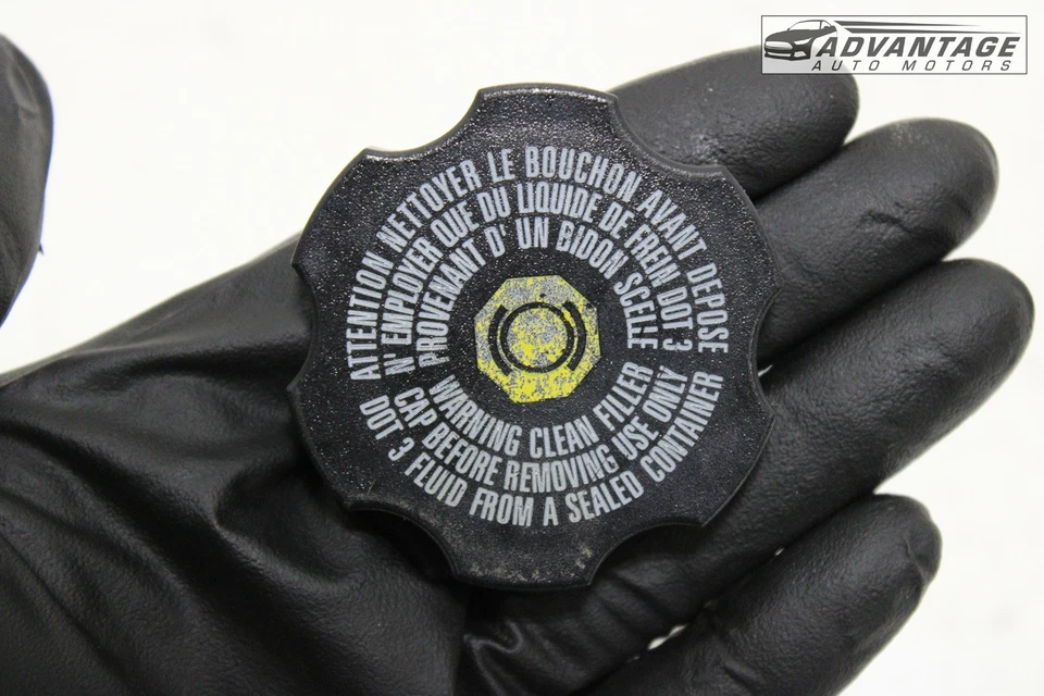 Chevrolet Colorado 2015-2020 3,6 L freno cilindro maestro tapa depósito OEM Foto 3 de 4