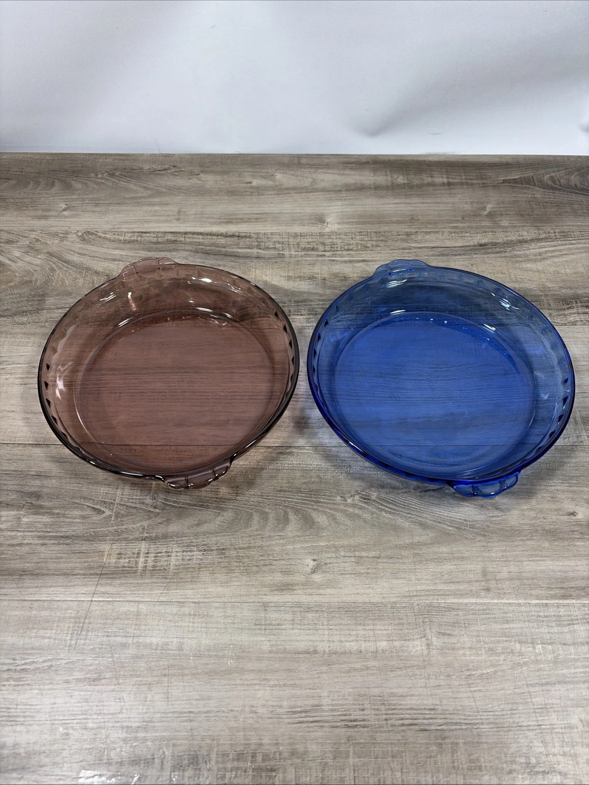 Pyrex Pie plates x 2, 9.5 inch, 24 cm No# 229, Crimped, Purple & Blue