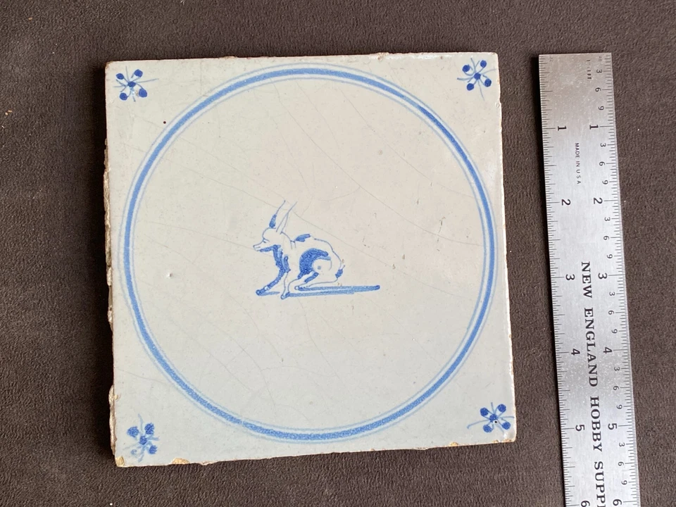 ATQ Delft Azulejo Saltar Conejo Círculo Araña Esquinas Esmalte de Estaño 5" c.1800 Holanda Foto 2 de 3