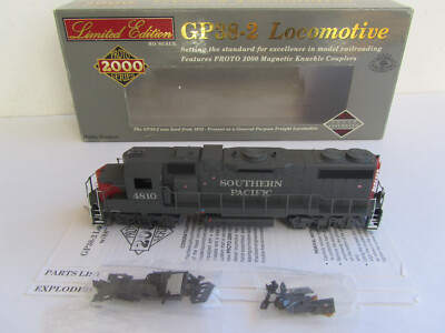 Proto 2000 Series - H0 / DC - US Diesellok GP38-2 ''Southern Pacific 4810'' in OVP