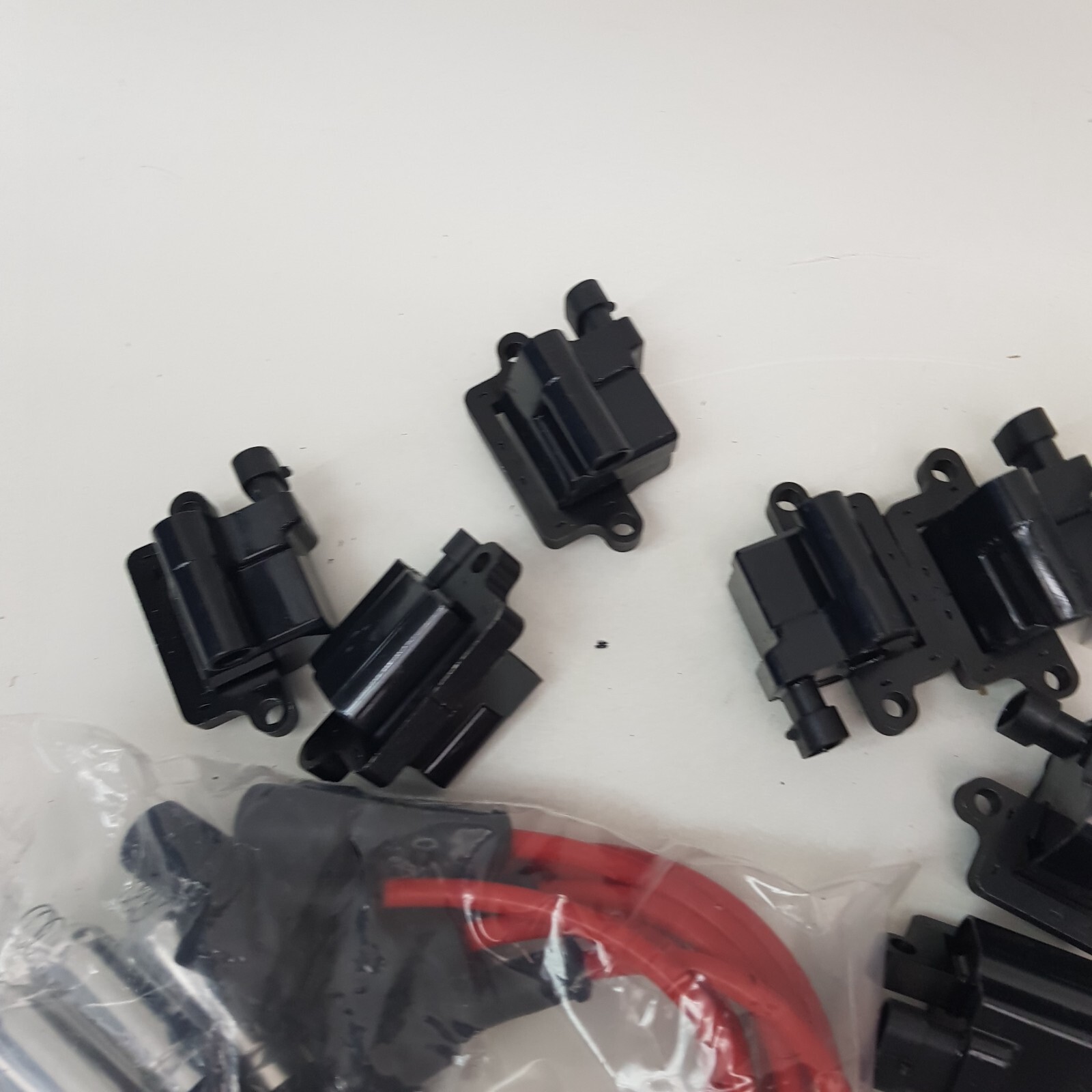 Spark Plug Wires Set Of 8 8-Pack Ignition Coil & Spark Plug Wire Set For GM Trucks & SUVs - V8 4.8L 5.3L 6.0L 8.1L Cadillac Escalade Ignition Coils - Foto 2