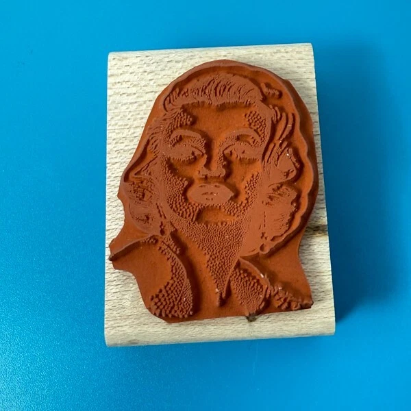 Marilyn Monroe~Strike A Pose A311-D~Movie Star~1.5" X 2"~RARE~Rubber Stampede - Image 2 of 4