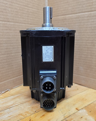 Yaskawa SGMG-13A2AB AC Servo Motor 1.3kW 1500RPM 200V w/ Encoder CNC   