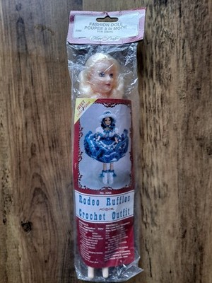 Vintage Fibre Craft Vintage Rodeo Rüschen 11 Zoll Puppe. Mit Häkelanleitung.Neu