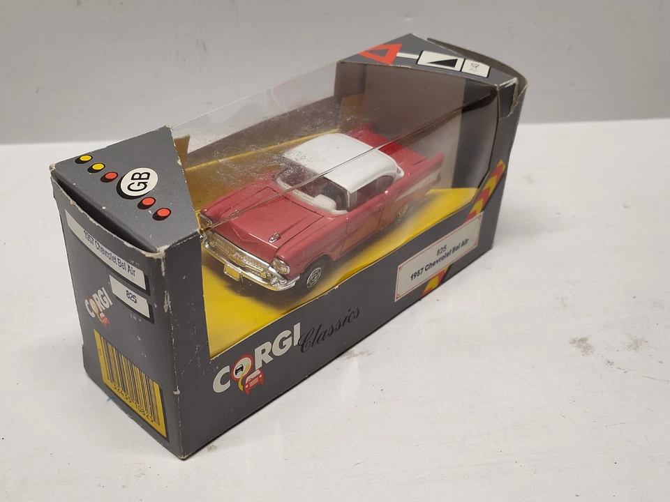 CORGI CLASSICS 1/43 SCALE #825 1957 CHEVROLET BEL AIR Diecast Toy w/ORIGINAL BOX - Image 3 of 4