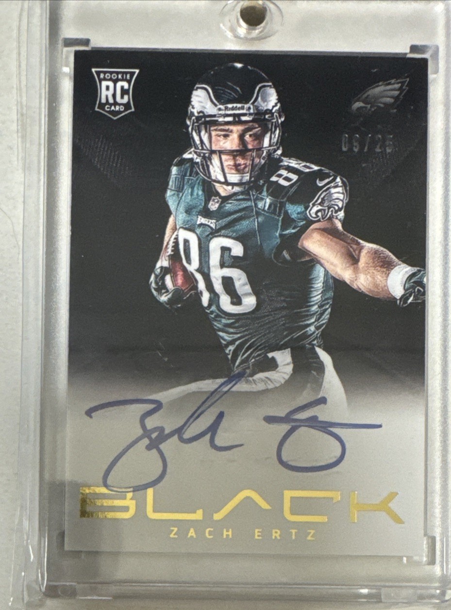 Zach Ertz Panini Black Signatures #240 Base
