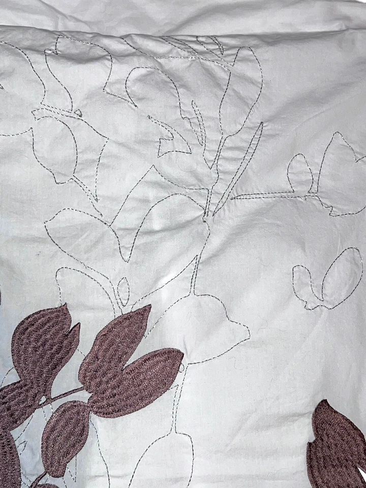 "Funda de almohada cuadrada de 29"" KAS DUSK blanca bordada marrón y plateada Euro sham" Foto 3 de 4