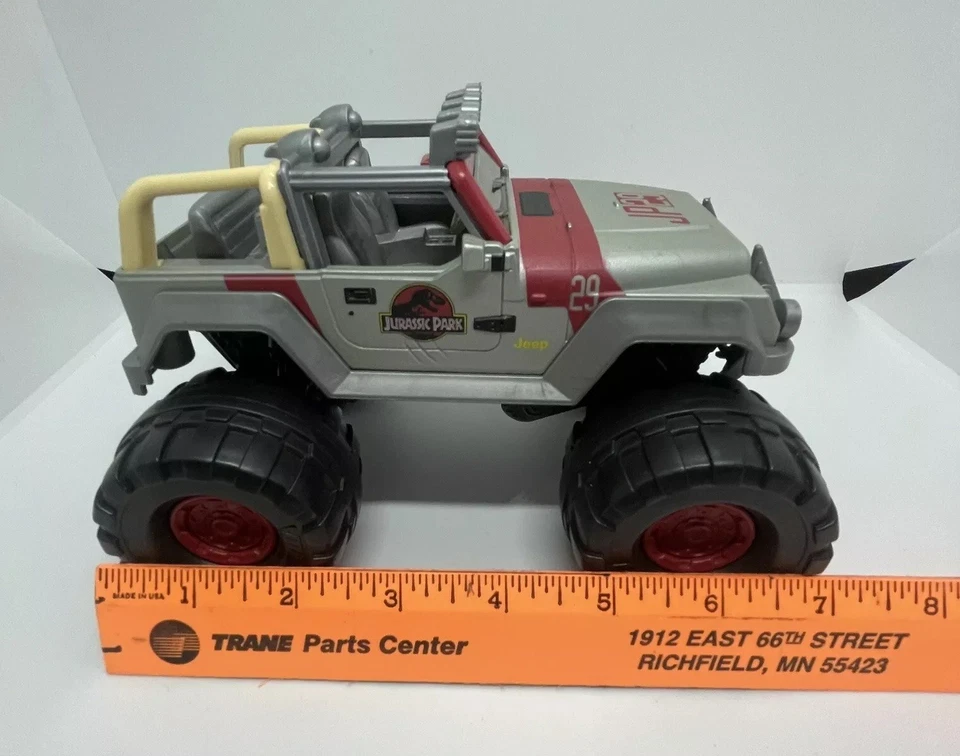 Jurassic World ‘93 Jeep Wrangler Matchbox Oversized Wheels Diecast 1:24 - Image 2 of 4