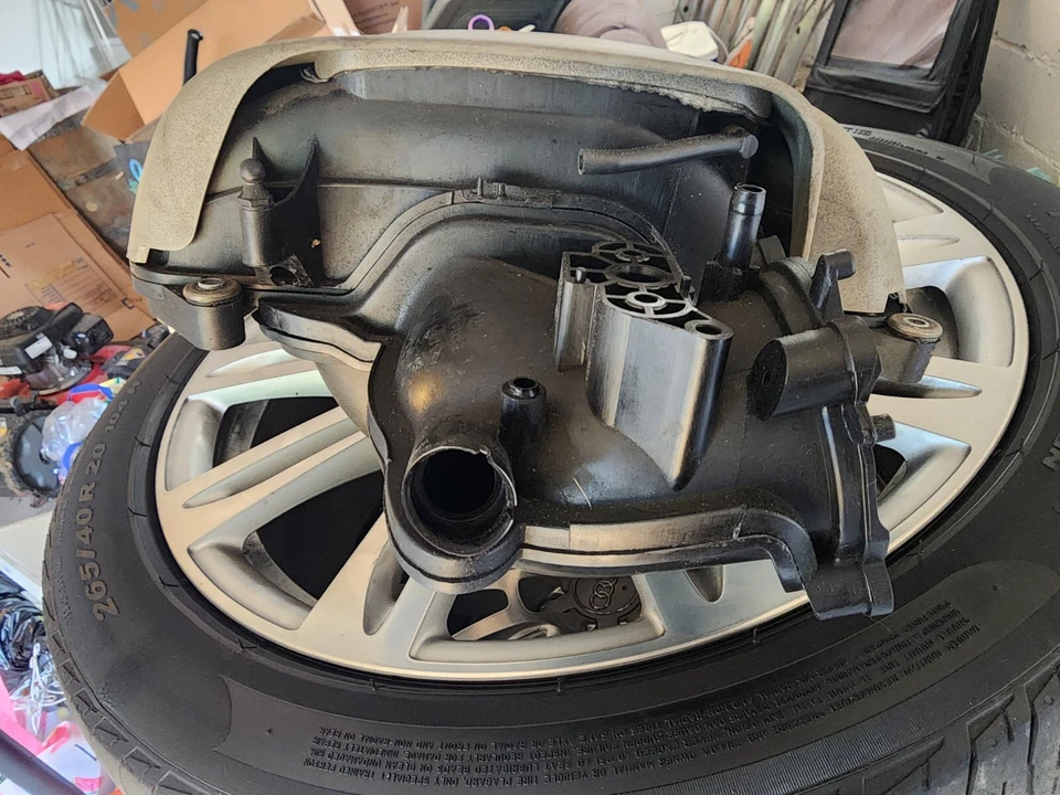 Coletor de admissão superior 2009 Audi A5 (B8) 3.2 - Imagem 4 de 4