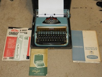 Underwood Quiet Tab Deluxe Typewriter Golden Touch W/ CASE TESTED WORKS