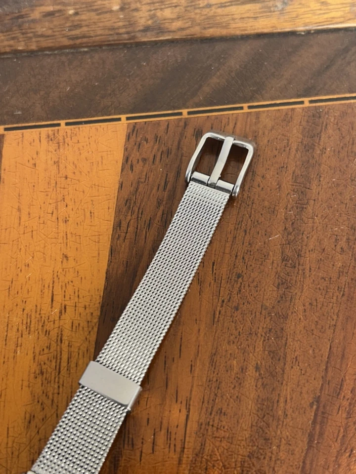 H&M Women's Fashion Watch Minimalist Silver Tone 24mm New Battery - Image 4 of 4