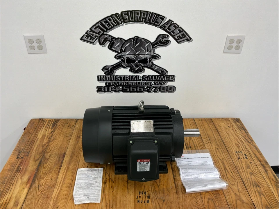 Toshiba 0154SDSR41A-P 15 HP Industrial Motor 230/460 V 254T NEW - Image 1 of 4