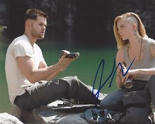 ACTOR WES CHATHAM SIGNED THE HUNGER GAMES MOCKINGJAY 8X10 PHOTO B W/COA