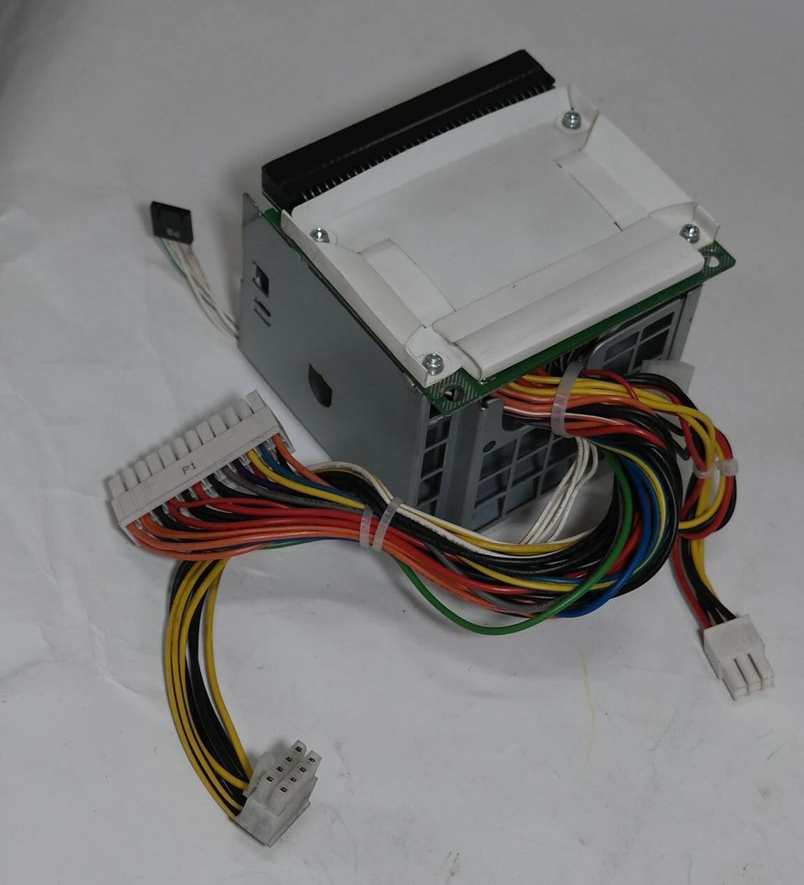 DELTA AC-025 A 700W D29981-001 SR2400 INTEL POWER DISTRIBUTION MODULE ...