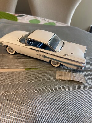 Franklin Mint 1960 Chevrolet Impala Sport Coupe Ermine White 1:24