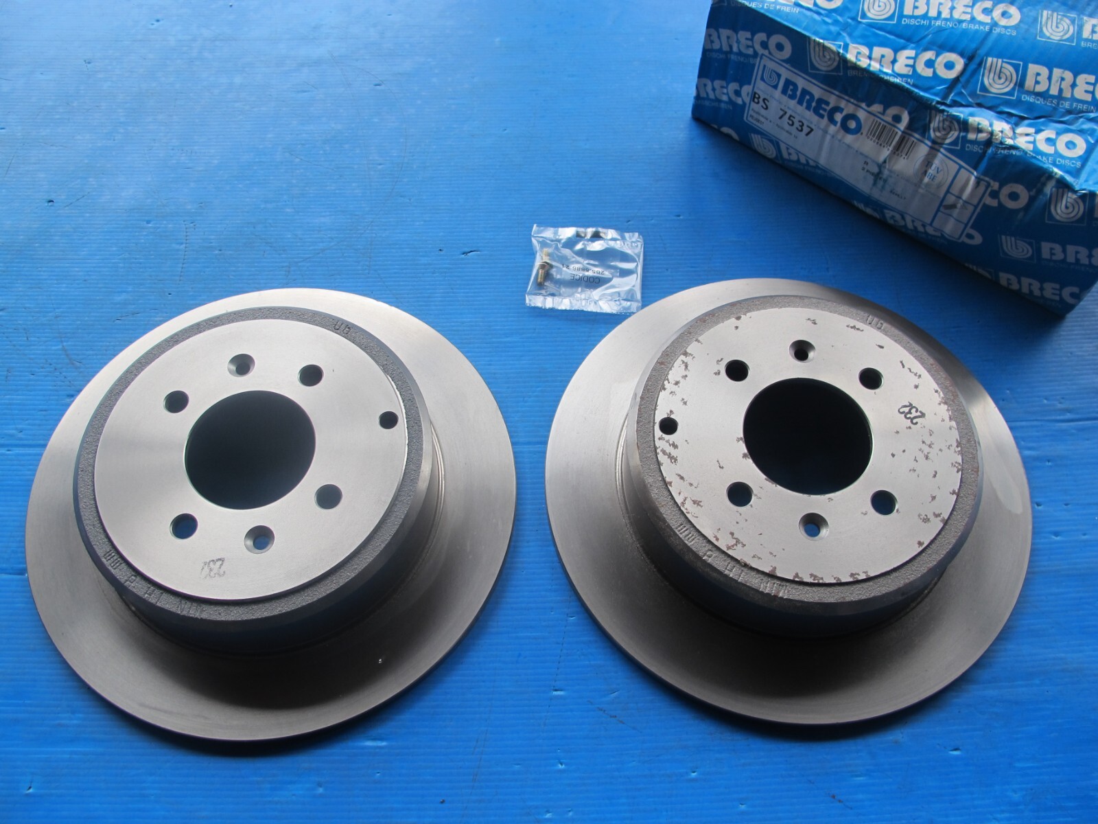 Disques de freins arrière BRECO pour résoudre les vibrations sur Peugeot 406 Coupé