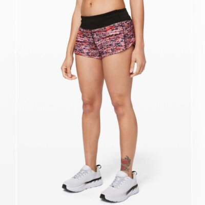 New without tags Lululemon Speed Up Short *2.5''Flash Pleat Orange Multi / Black