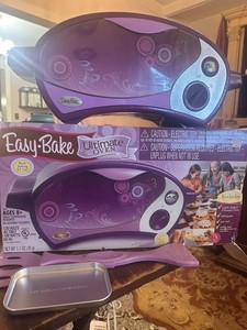 Easy-Bake Ultimate Full-Size Electric Toy Baking Oven, Purple