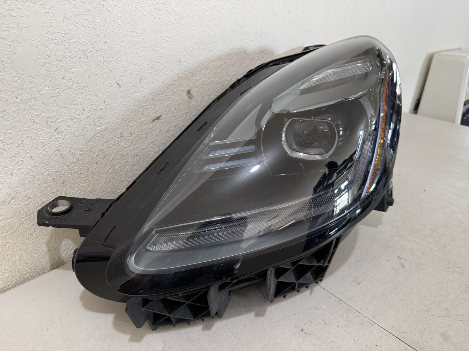 2023-2025 Maserati Grecale OEM LH LED Headlight