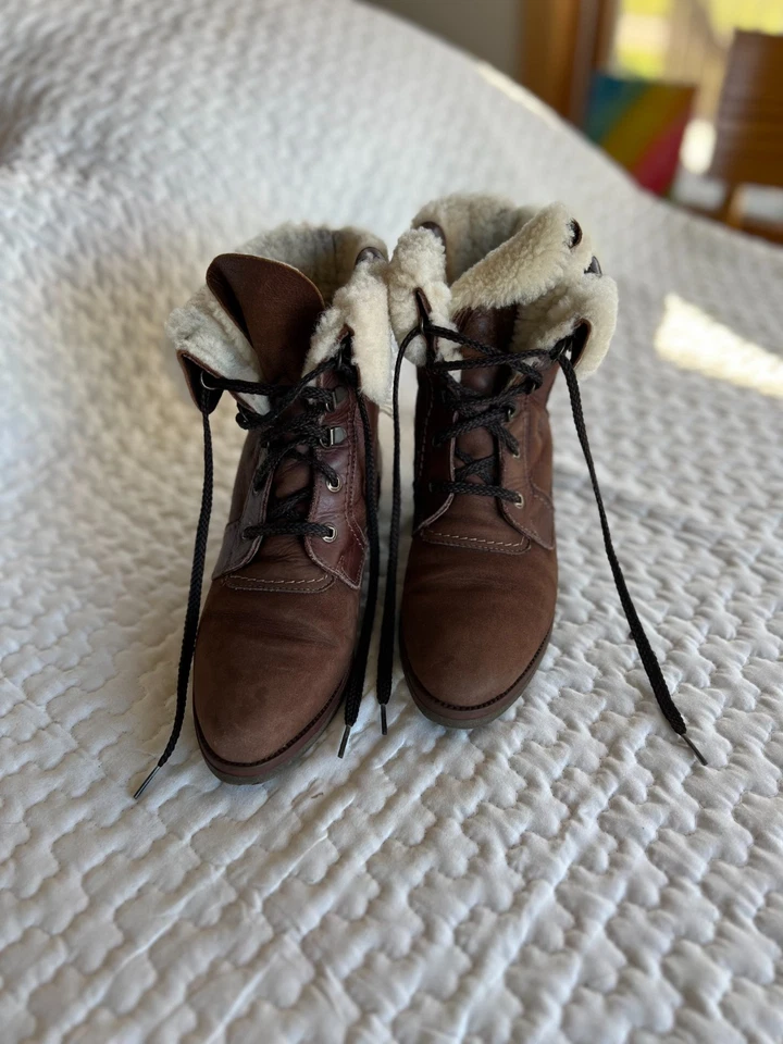 Botas Eddie Bauer de piel de oveja forradas con cordones marrón para mujer talla 40” Foto 2 de 4