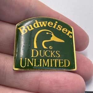 Vintage Budweiser Ducks Unlimited Green Enamel Sponsor Lapel Pin