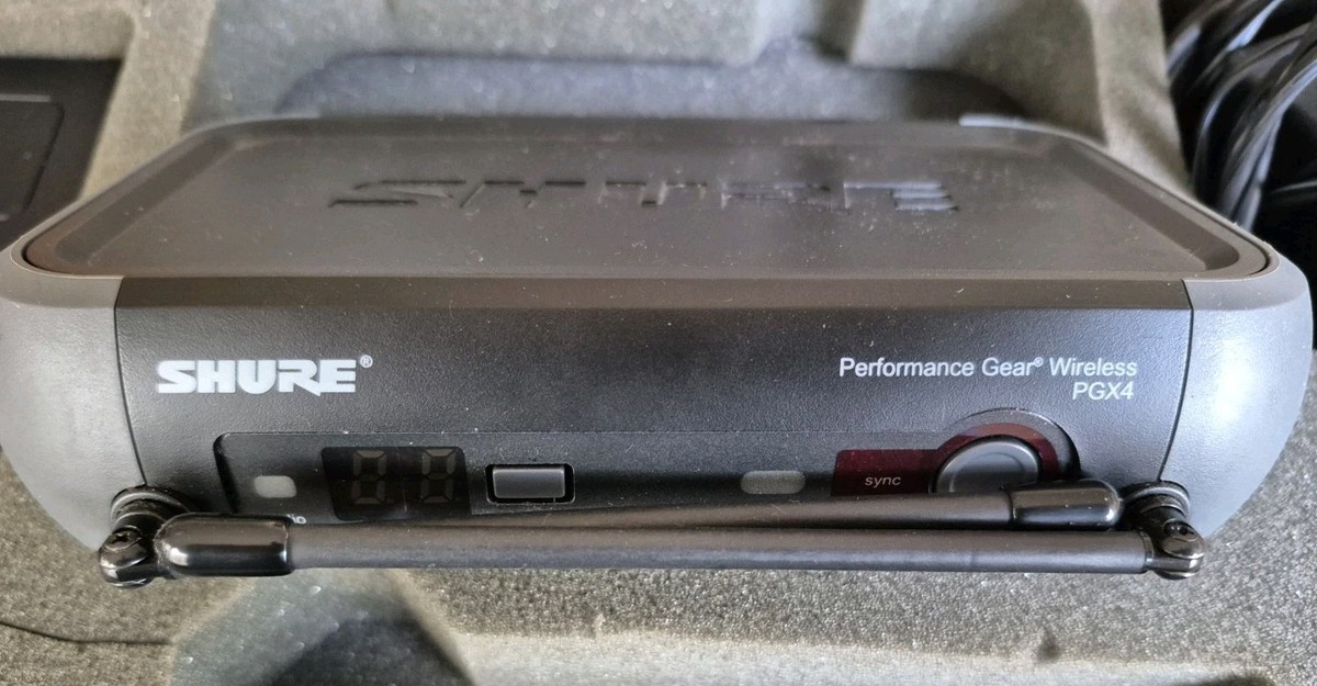 SHURE PGX4 WIRELESS SYSTEM + PGX1 Body Pack With Shure PG30