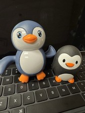 Bath Toys Wind Up Backstroke Swimming Penguins with Friends Bath Toys