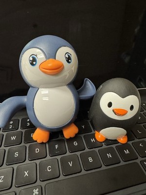 Bath Toys Wind Up Backstroke Swimming Penguins with Friends Bath Toys