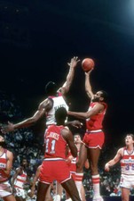 Ollie Johnson of the Philadelphia 76ers 1980's Basketball Photo