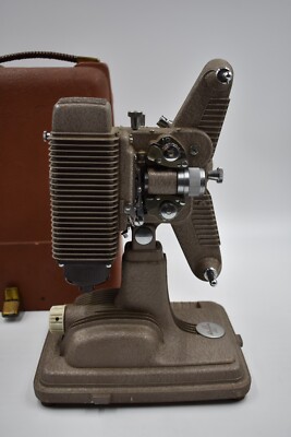 VINTAGE 8MM REVERE MODEL 85 FILM PROJECTOR, ORIGINAL CASE, Movie