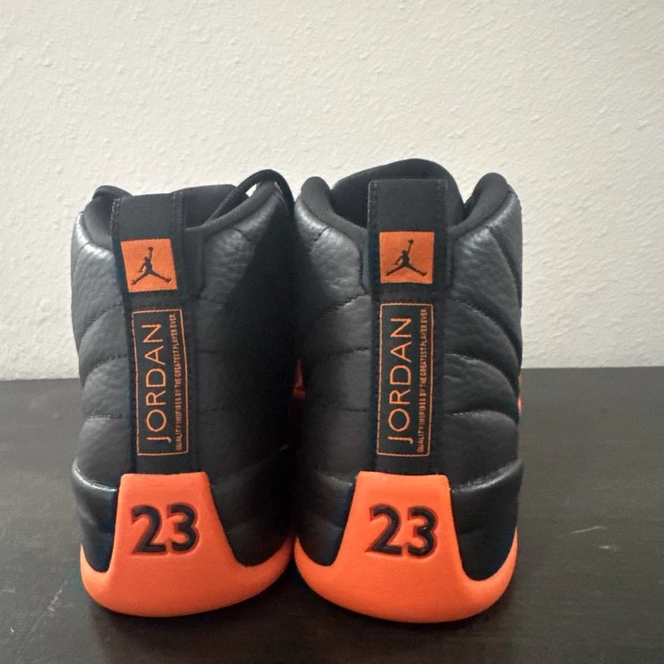 W Air Jordan 12 Retro WNBA Naranja Brillante Talla 7.5 Mujer/6 Hombre FD9101-081 Foto 4 de 4
