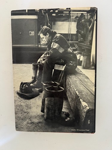 Report from Engine Co. 82 (1st Ed., 7th Printing 1972) by Dennis Smith - Picture 2 of 7