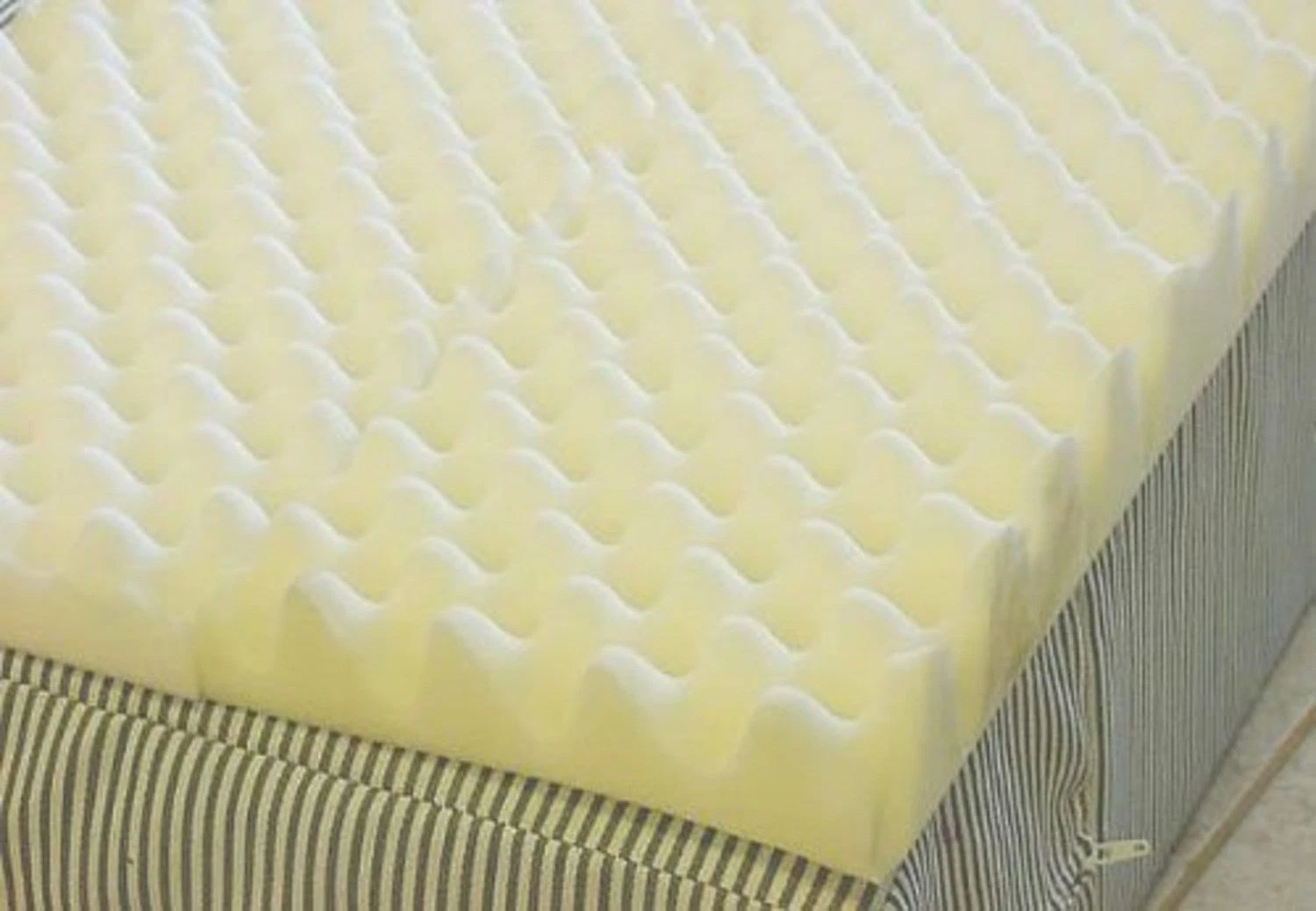 4 inch Foam Twin Bed Pad Mattress Egg Crate Overlay Topper 72 L X 34 W X 4 Soft
Opens in a new windo