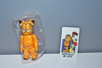 garfield bearbrick 100