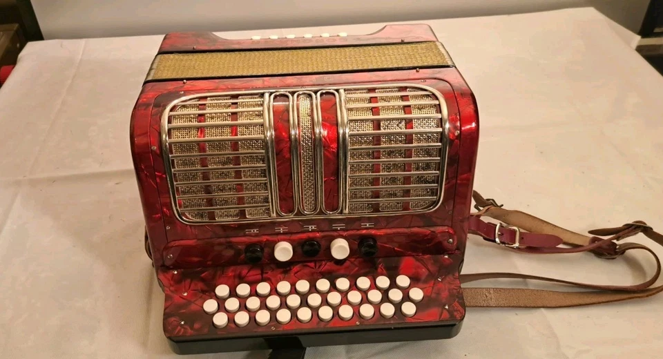 Accordion Hohner Corona III R B ES AS 3 Choir Re-Tuned!!! - Image 4 of 4