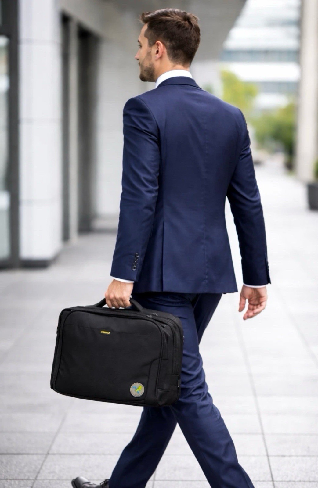 Techair Urban Laptop Carry Case / Backpack Black, Multi-Compartment Travel Bag