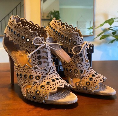 Alaia Lasercut Opentoe Laceup Sandal Chair Tan Suede Size 40 Was $1596.00 