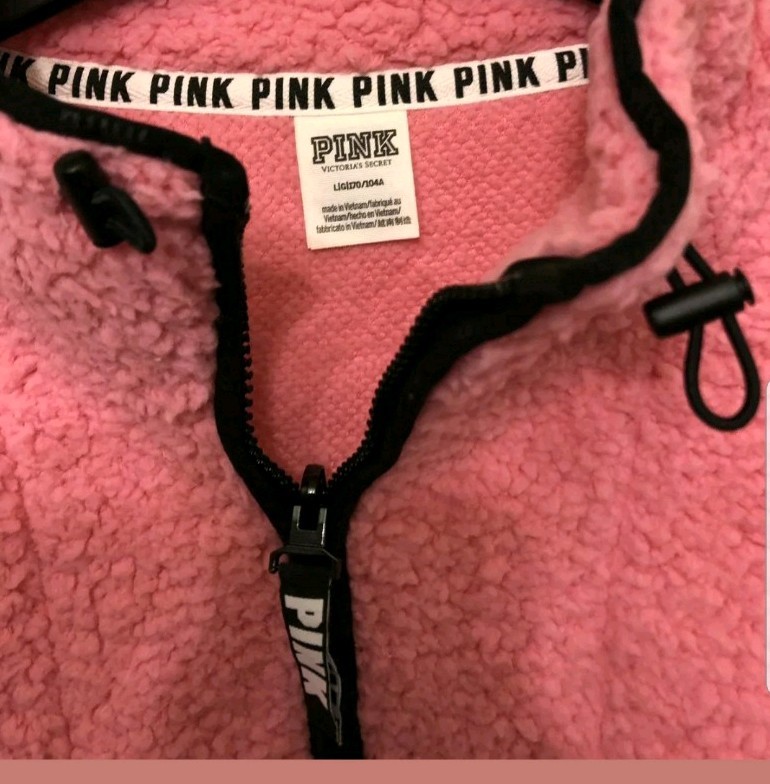 Victoria’s Secret とっても可愛いふわっふわのピンクセーター GM2AXVAMHVGQZDTTELF5WWDR3E.png