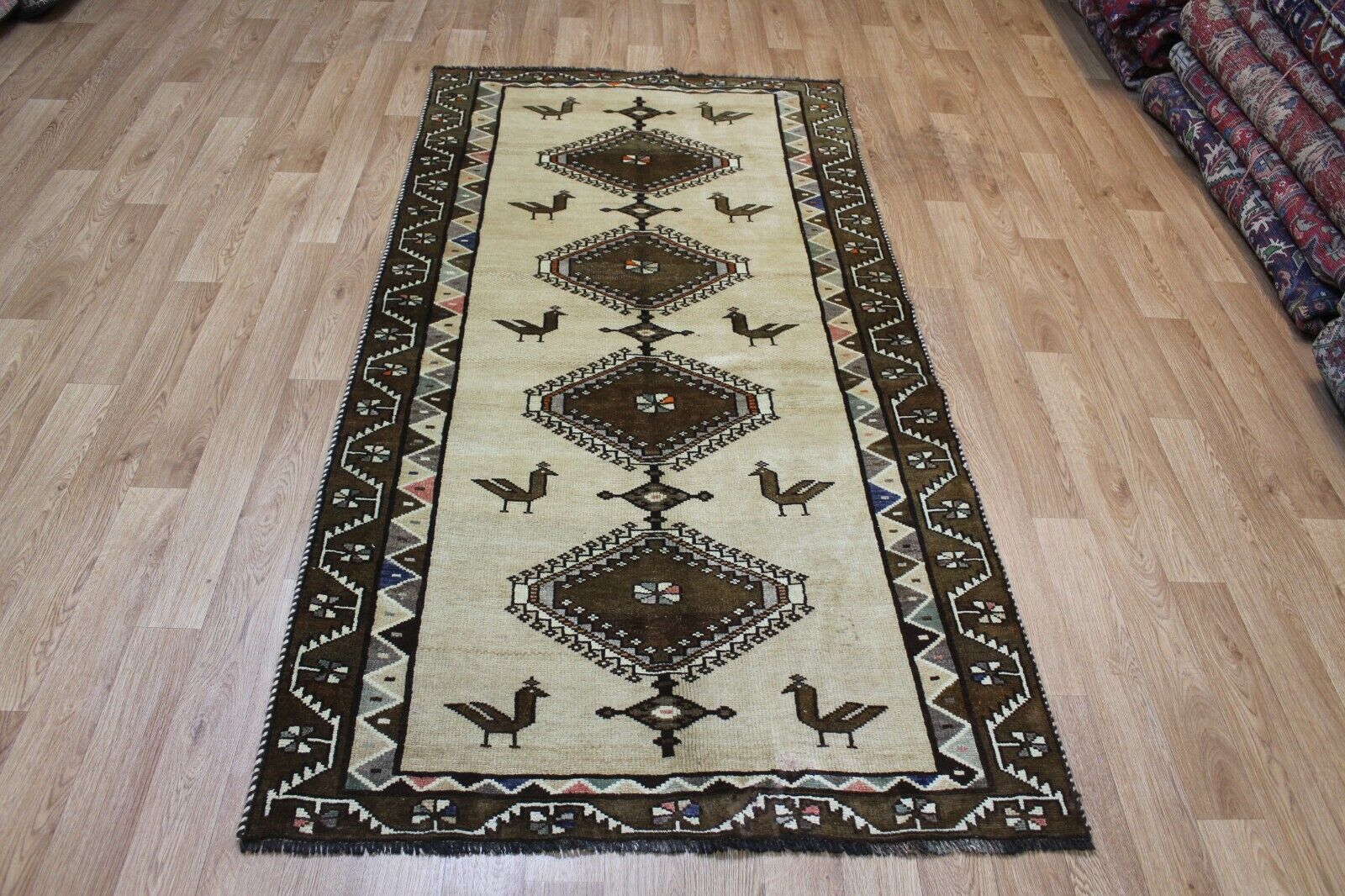 ANTIQUE HANDMADE PERSIAN GABBEH RUG, OUTSTANDING DESIGN AND COLOUR 218 x 110CM 