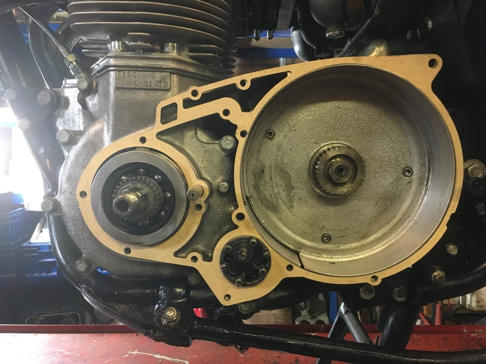 Junta de tampa interna primária x2 - Triumph T150, T160, BSA A75 - Imagem 4 de 4