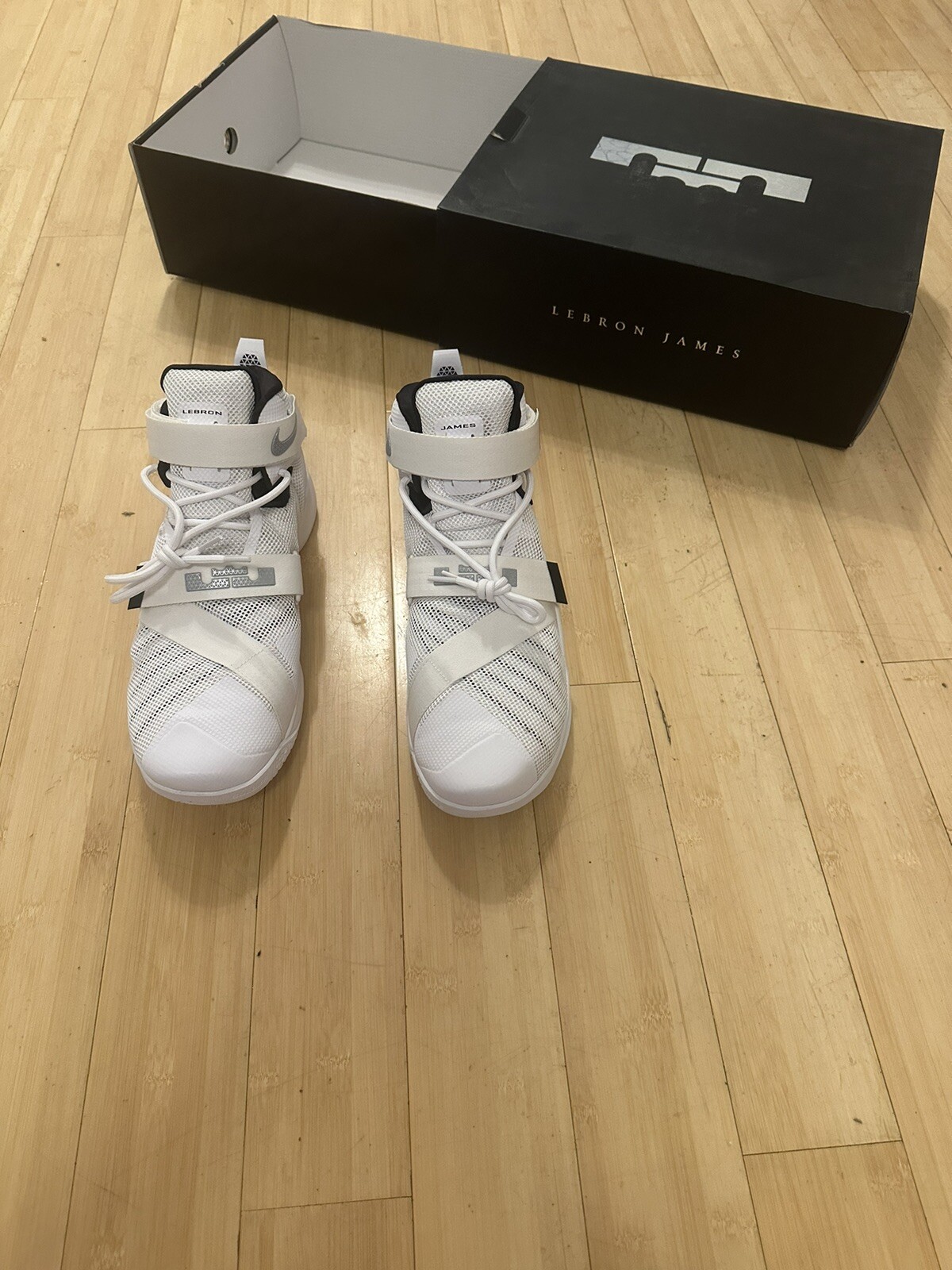 Size 14 Men LeBron Soldier IX 9 Shoes 