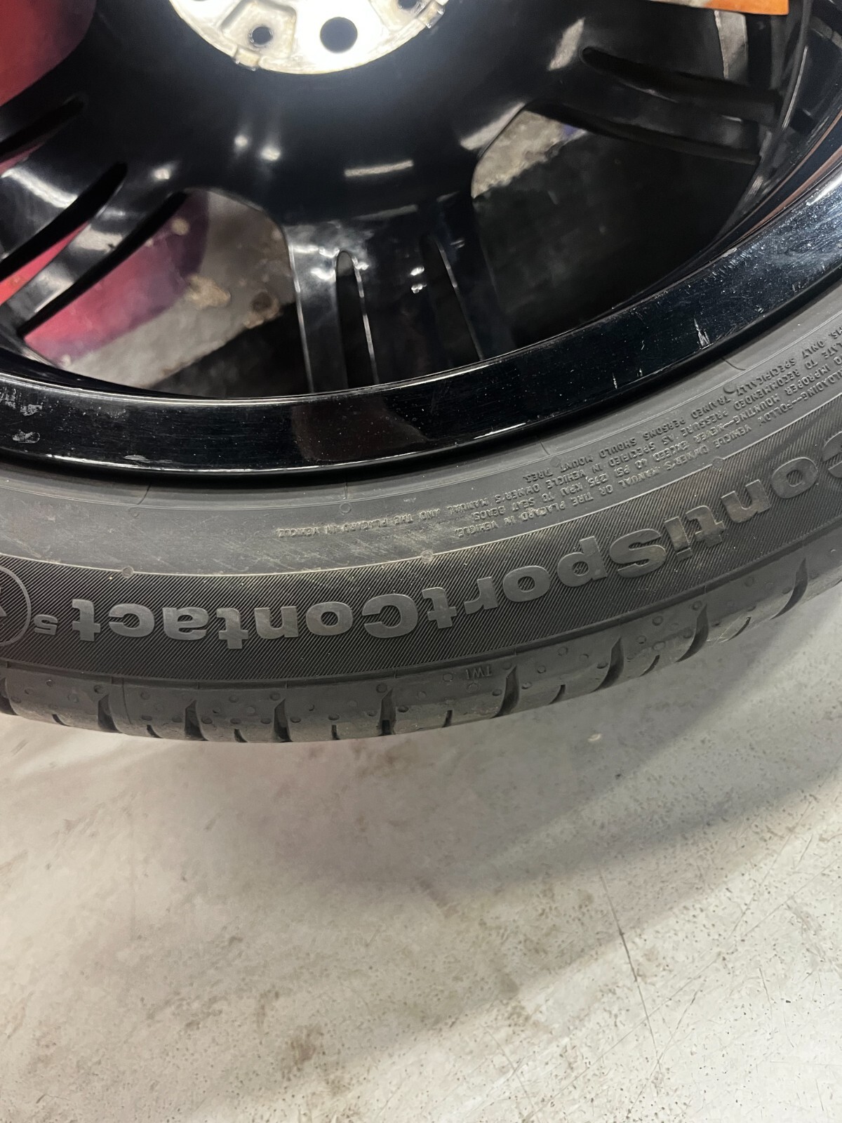 Stock 2015 Rolls Royce Wraith Wheels and Tires (21x8.5 / 21x9.5, 5x120)