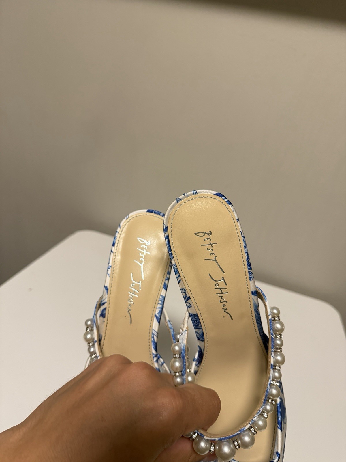 Betsey Johnson Blue White Floral Pearl Pointed Toe Mule Heels Women’s US 9.5 M image 9
