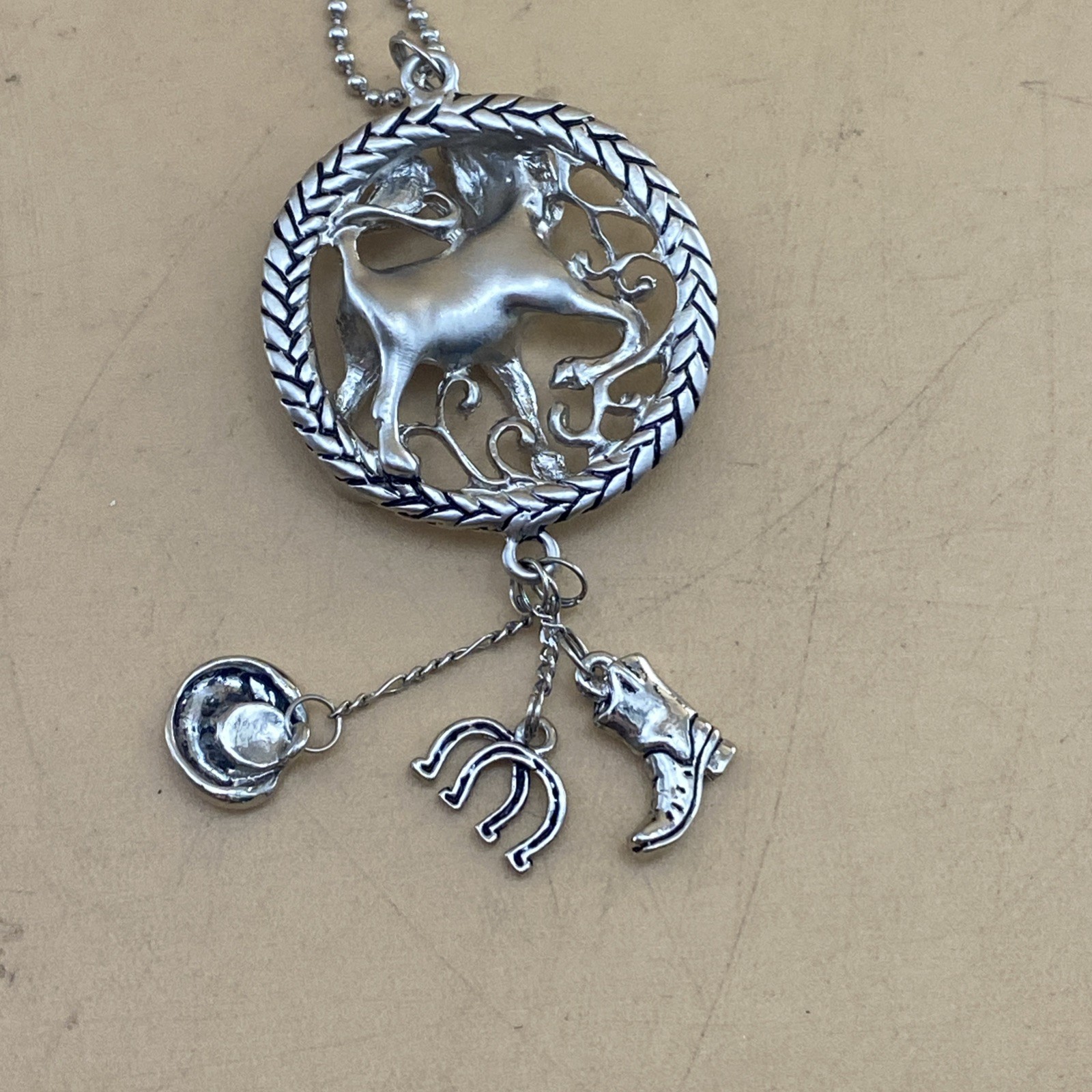 Portachiavi cavallo pony in metallo con cappelli stivali cowboy e ferri di cavallo