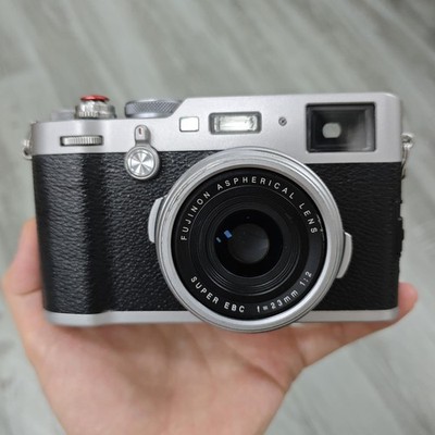 Fujifilm X100F 24.3 MP APS-C Digital Camera w/23mm f2 Lens Tested W/Accessories