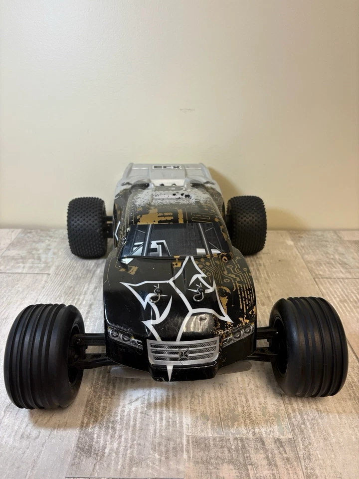 ECX Circuit 1/10 2wd Stadium Truck Brushed ARTR RC Stadium Truck Roller - Tested - Image 4 of 4