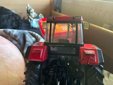 Universal Hobbies Case IH Traktor Modell 1455...